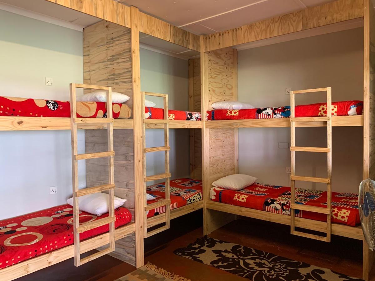 Shoestrings Backpackers Lodge Vic Falls Водопад Виктория Экстерьер фото