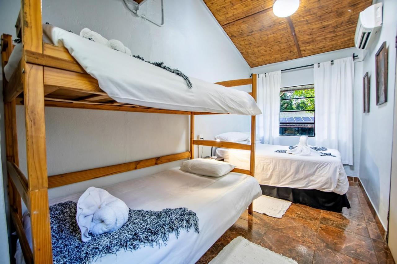 Shoestrings Backpackers Lodge Vic Falls Водопад Виктория Экстерьер фото