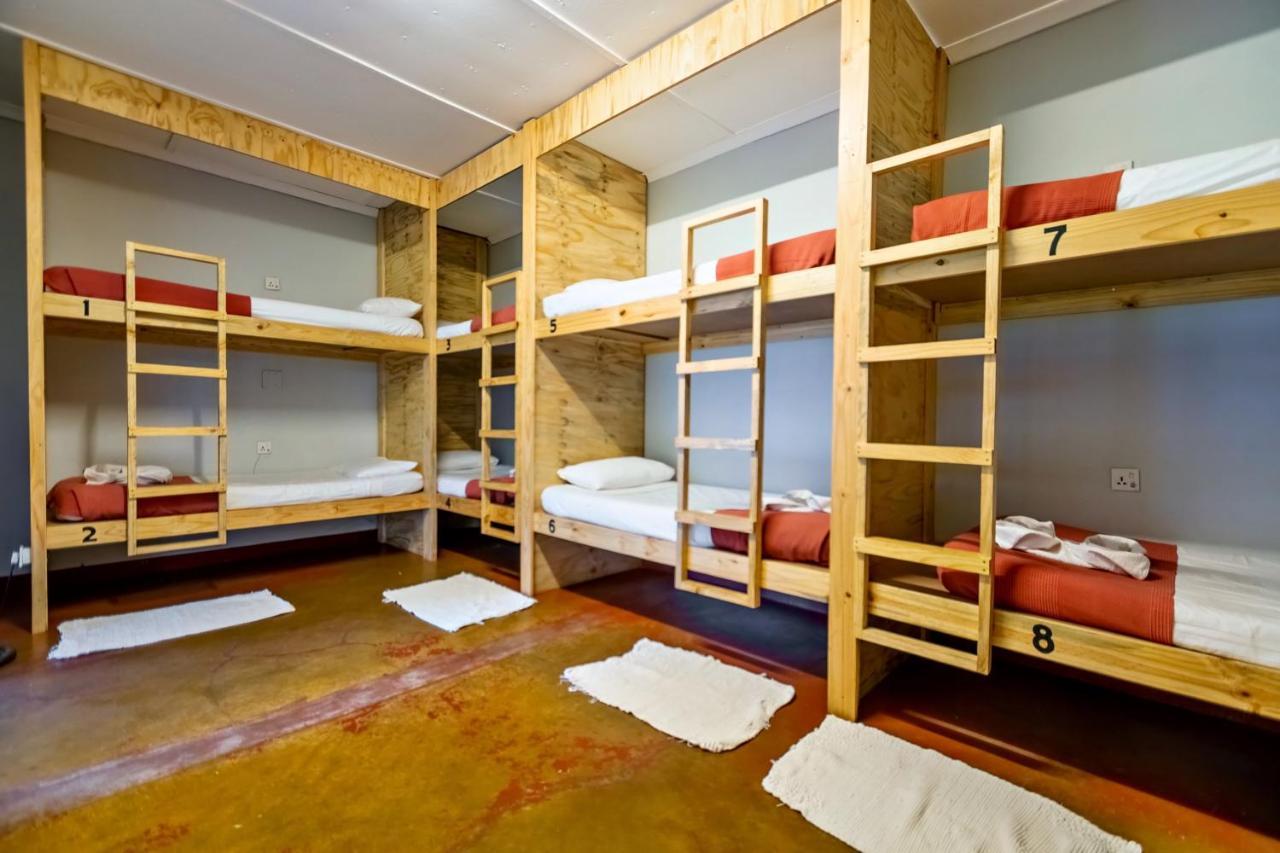 Shoestrings Backpackers Lodge Vic Falls Водопад Виктория Экстерьер фото