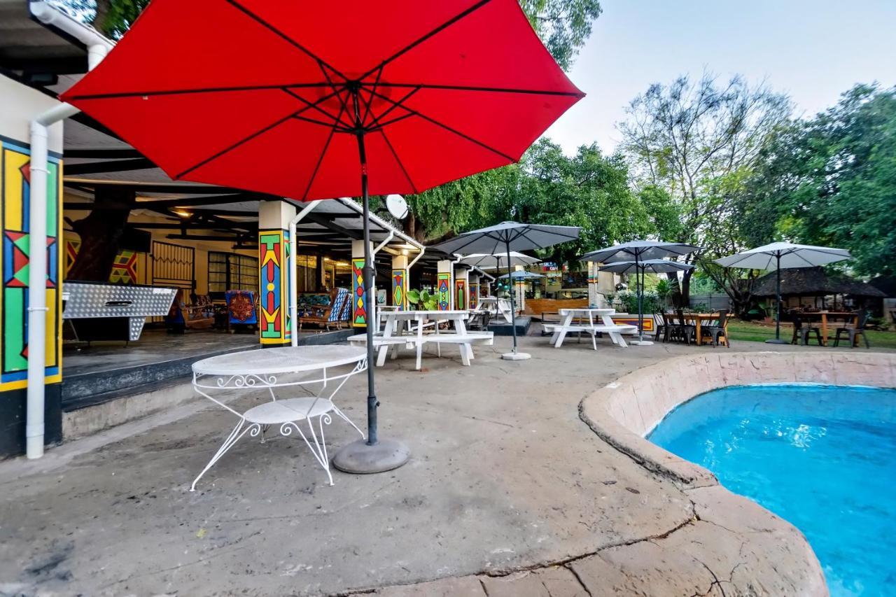 Shoestrings Backpackers Lodge Vic Falls Водопад Виктория Экстерьер фото