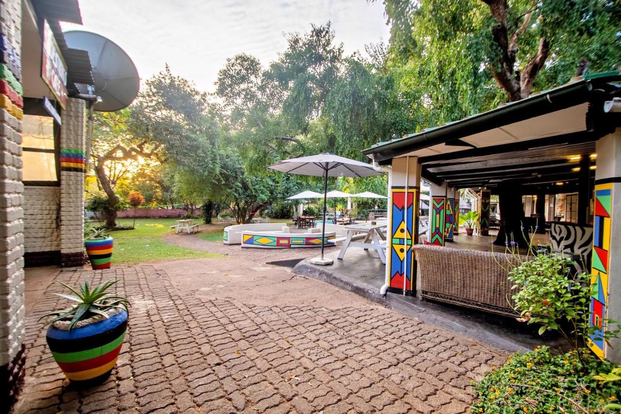 Shoestrings Backpackers Lodge Vic Falls Водопад Виктория Экстерьер фото