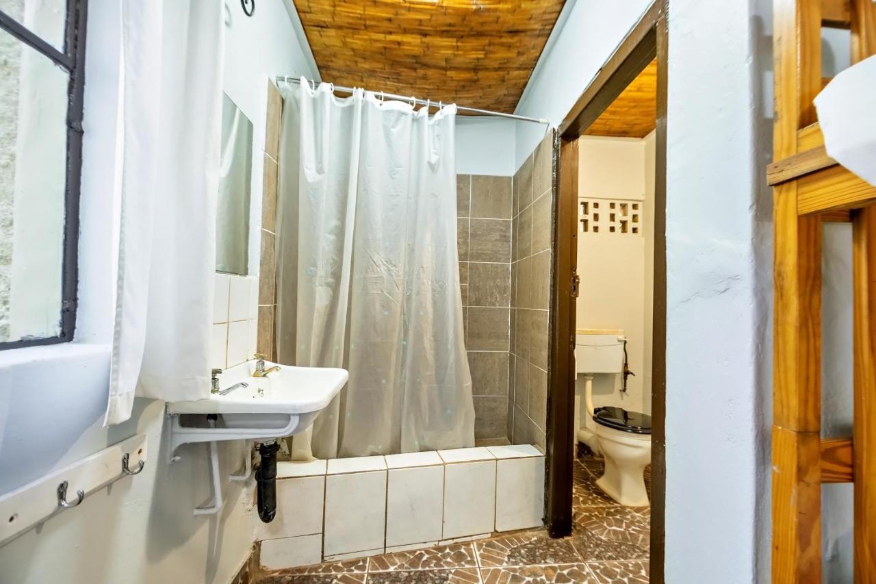 Shoestrings Backpackers Lodge Vic Falls Водопад Виктория Экстерьер фото