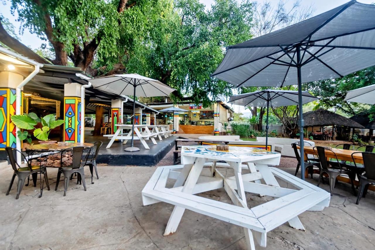 Shoestrings Backpackers Lodge Vic Falls Водопад Виктория Экстерьер фото