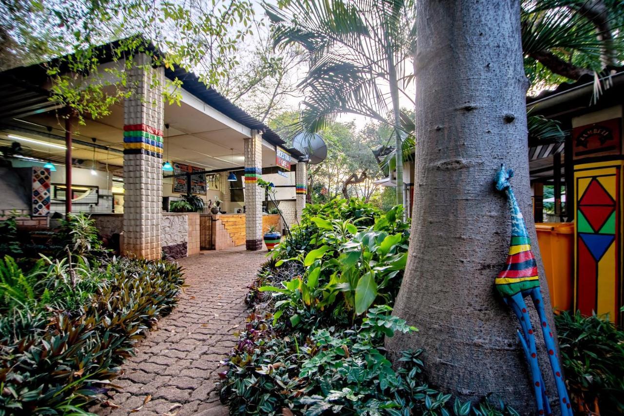 Shoestrings Backpackers Lodge Vic Falls Водопад Виктория Экстерьер фото