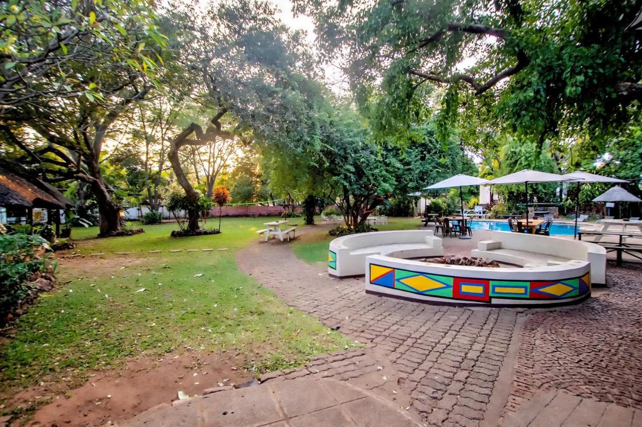 Shoestrings Backpackers Lodge Vic Falls Водопад Виктория Экстерьер фото